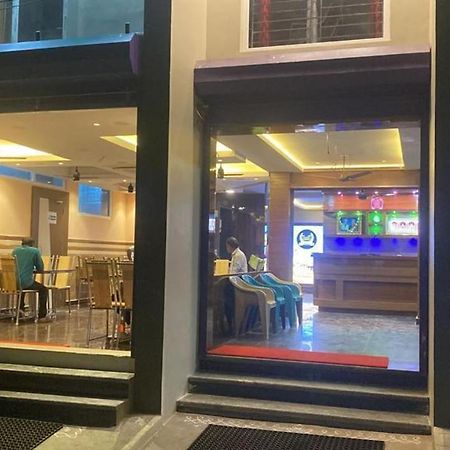 טנג'בור Hotel Madigai מראה חיצוני תמונה